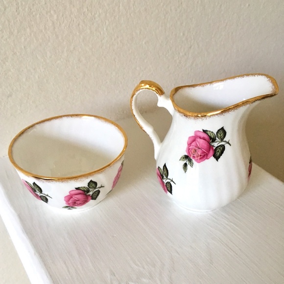 Vintage Bone China Sugar & Creamer Made in England Pink Roses 3-3/4" High - Picture 2 of 10